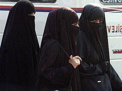 25775_pnw_small_donne_islamiche_velo_web--400x300