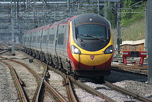 300px-Pendolino_at_Milton_Keynes_Central