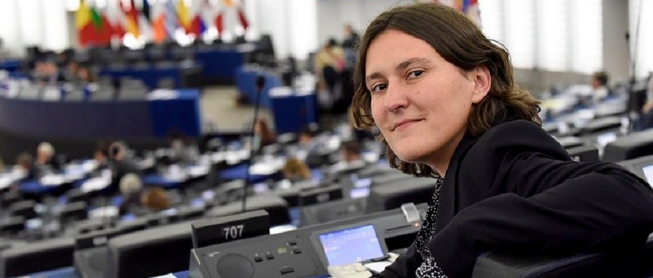 kati-piri-hemicycle-e1499254050771